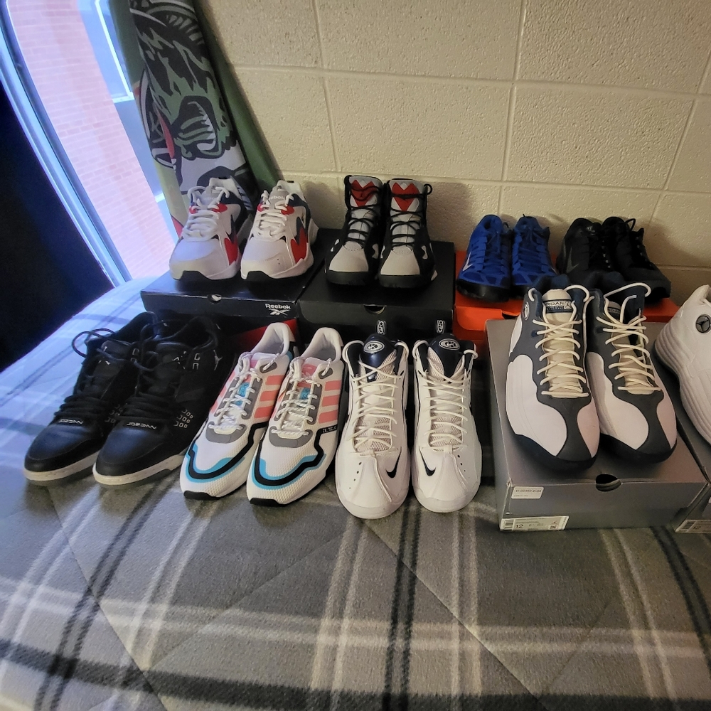 Mens Shoes - Picture 1 of 3